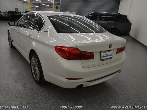 Used 2018 BMW 530e iPerformance image 11
