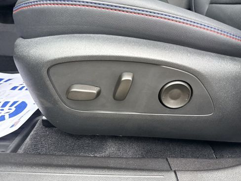 Used 2025 Chevrolet Equinox EV RS w/ Active Safety Package 3 AWD/4WD image 13