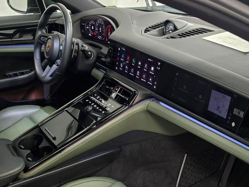 Certified 2025 Porsche Panamera 4 image 31