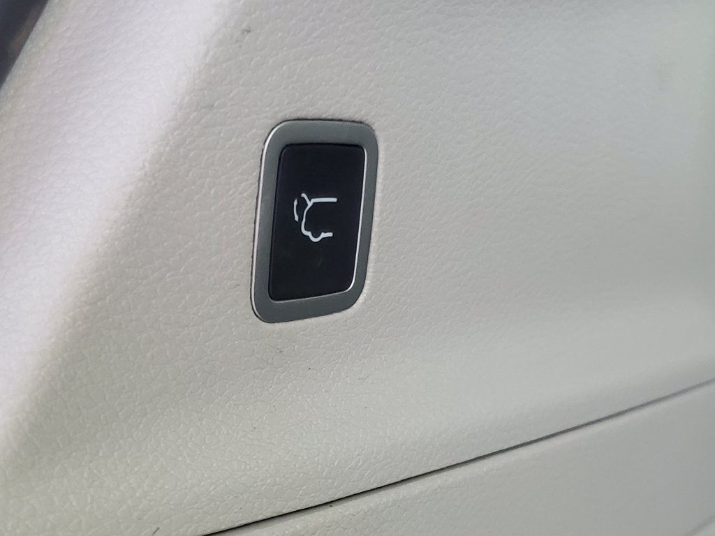 Used 2023 Chrysler Pacifica Touring-L FWD image 29