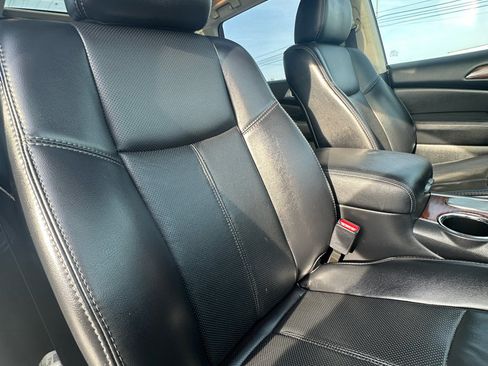 Used 2018 Nissan Pathfinder Platinum w/ Cargo Package image 49