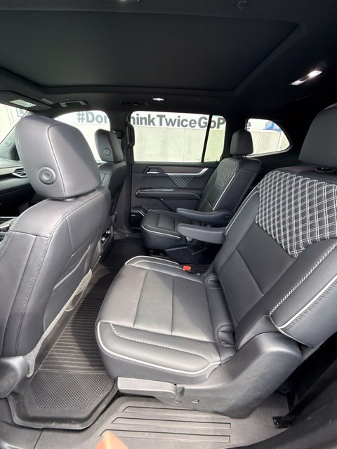 Used 2024 GMC Acadia Denali AWD/4WD image 12