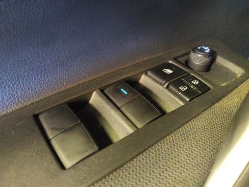 Used 2022 Toyota Corolla LE FWD image 27