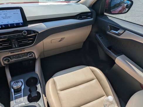 Used 2020 Ford Escape SEL image 18