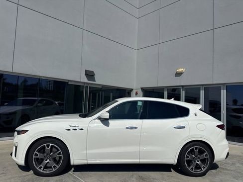 Certified 2022 Maserati Levante Modena image 5
