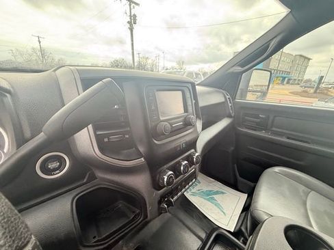 Used 2024 RAM 3500 Tradesman w/ Chrome Appearance Group image 19