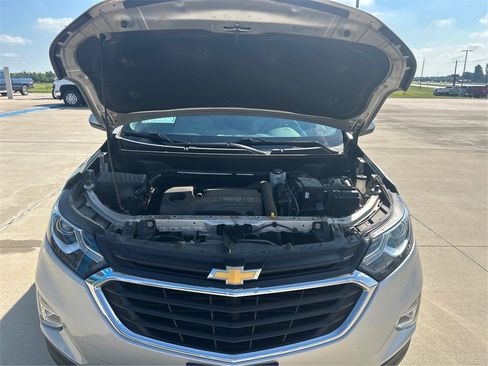 Used 2021 Chevrolet Equinox LT image 11