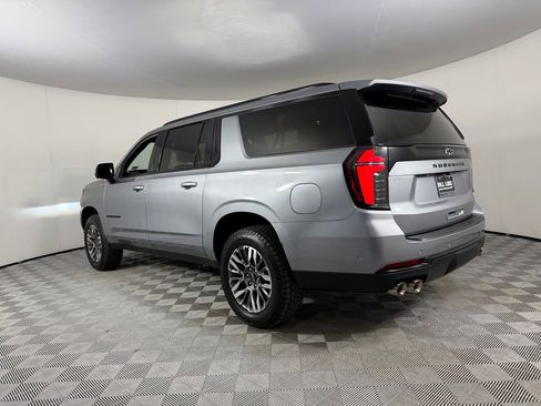 Used 2025 Chevrolet Suburban Z71 AWD/4WD image 10