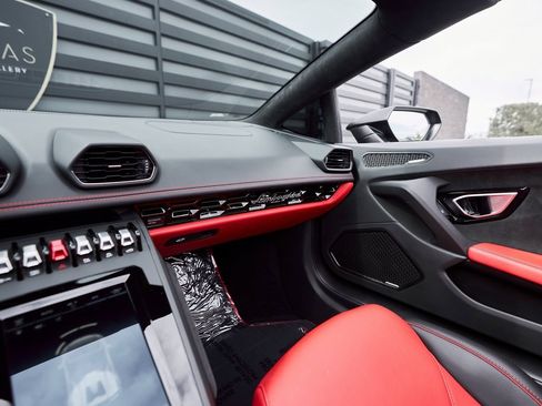 Used 2021 Lamborghini Huracan EVO image 63