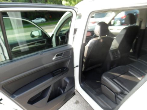 Used 2019 Volkswagen Atlas SEL FWD image 19