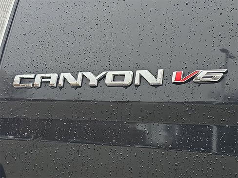 Used 2018 GMC Canyon SLT w/ Driver Alert Package image 33