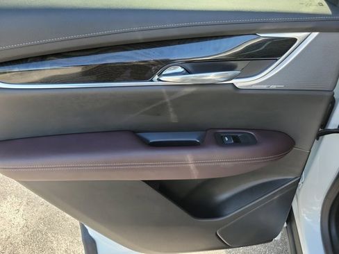 Used 2023 Cadillac XT6 Premium Luxury FWD image 16