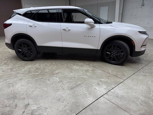 Used 2023 Chevrolet Blazer LT image 6