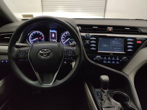 Used 2020 Toyota Camry LE image 22