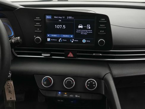 Used 2025 Hyundai Elantra SE FWD image 16