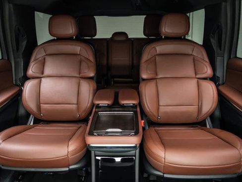 New 2026 Lincoln Navigator Reserve AWD/4WD image 18