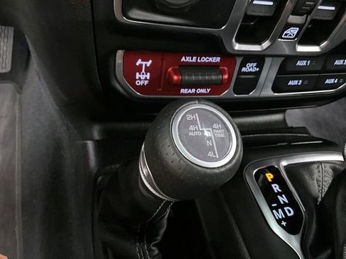 Used 2024 Jeep Gladiator Mojave AWD/4WD image 39