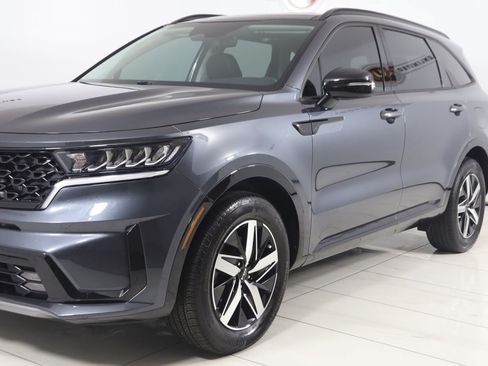 Used 2023 Kia Sorento EX w/ Panoramic Sunroof Package FWD image 56