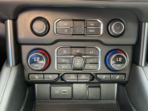 Used 2022 Chevrolet Tahoe Z71 w/ Max Trailering Package AWD/4WD image 29