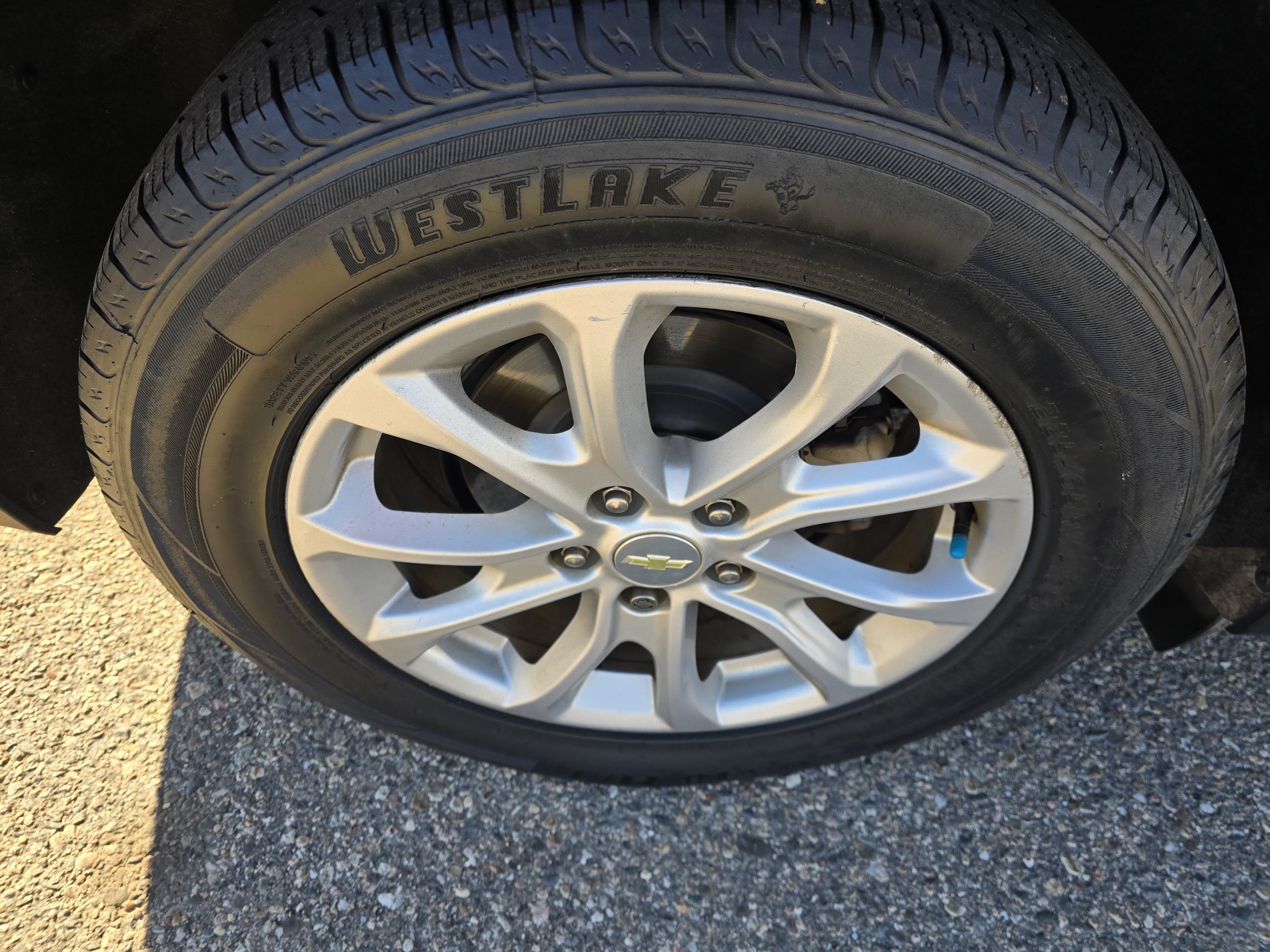 Used 2019 Chevrolet Equinox LT FWD image 10