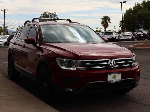 Used 2018 Volkswagen Tiguan SEL w/ 3rd Row Seat Package AWD/4WD image 14