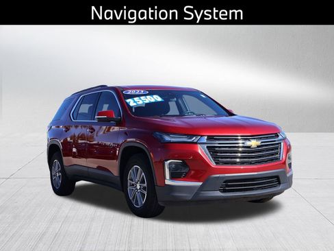 Used 2023 Chevrolet Traverse LT image 3