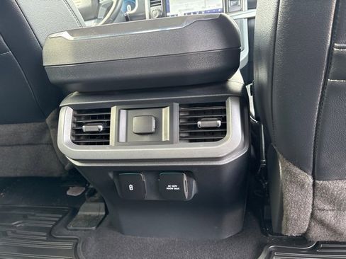 Used 2023 Ford F150 Lariat w/ Trailer Tow Package image 19