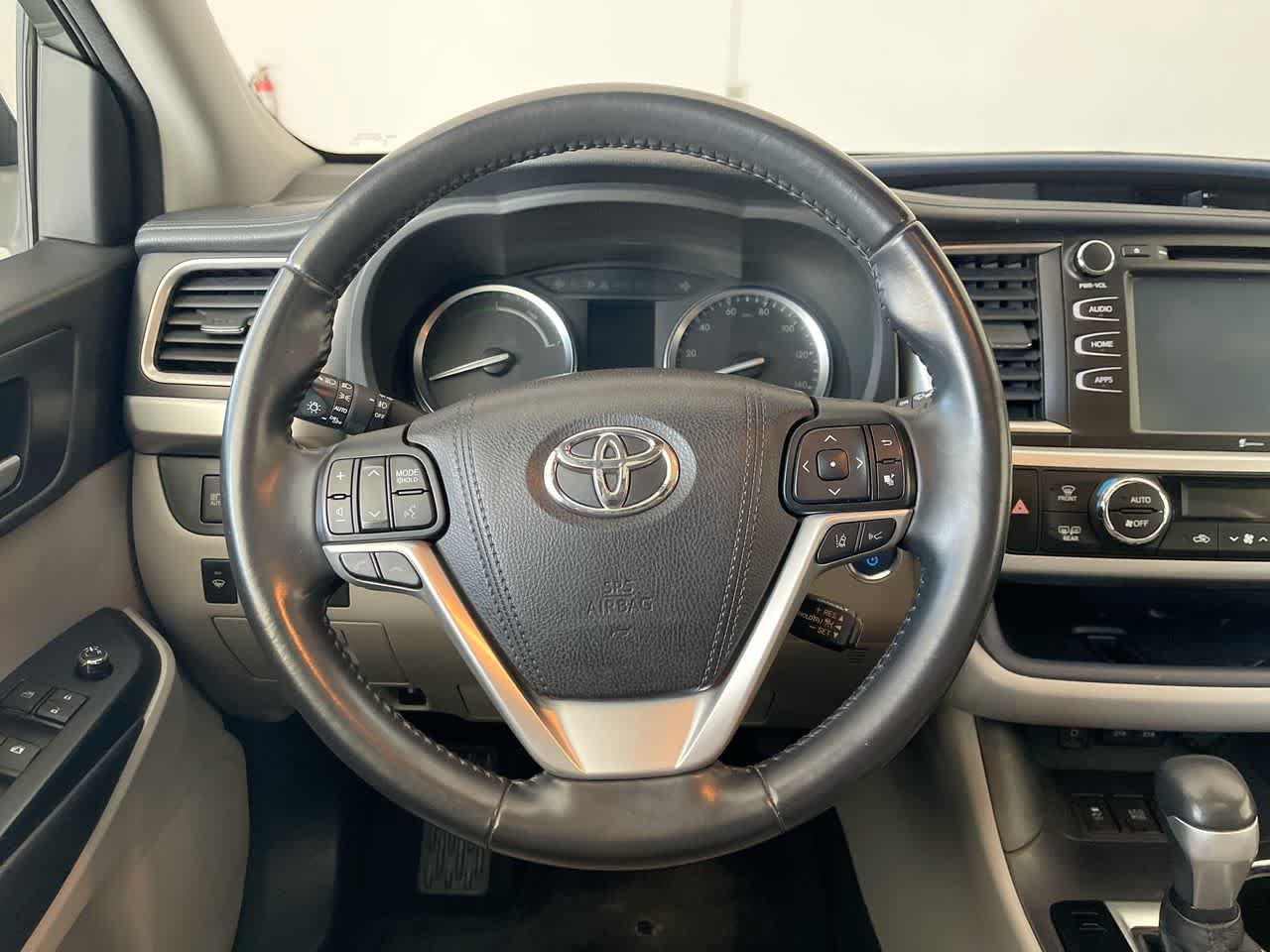 Used 2018 Toyota Highlander XLE AWD/4WD image 14