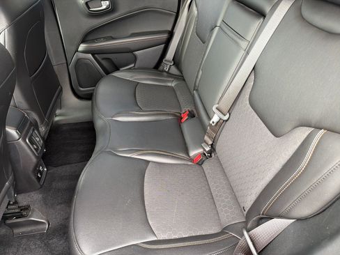 Used 2019 Jeep Compass Latitude FWD image 8