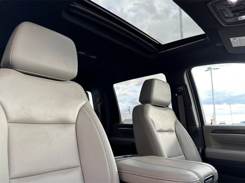 Used 2024 Chevrolet Silverado 3500 LTZ w/ LTZ Convenience Package image 16