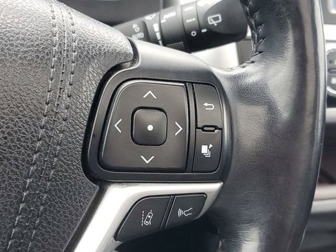 Used 2017 Toyota Highlander Limited AWD/4WD image 25