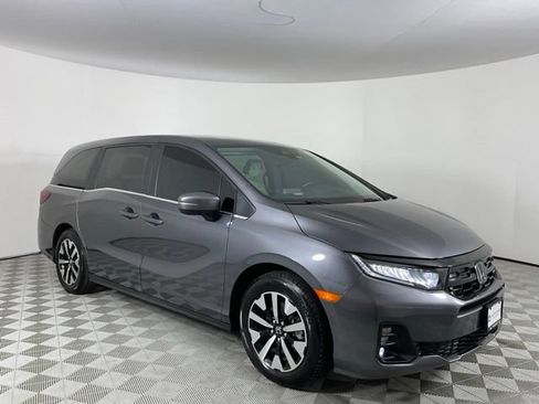 Used 2025 Honda Odyssey EX-L image 3