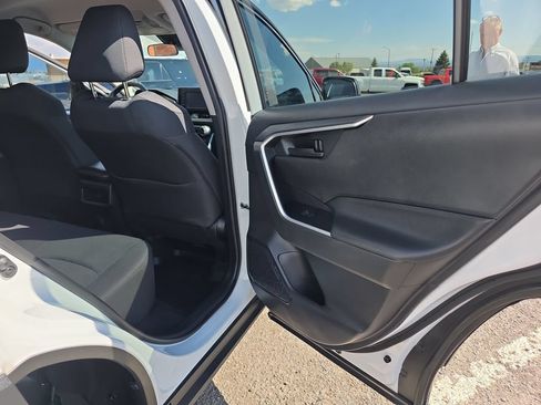 Used 2019 Toyota RAV4 LE w/ All Weather Liner Package AWD/4WD image 33