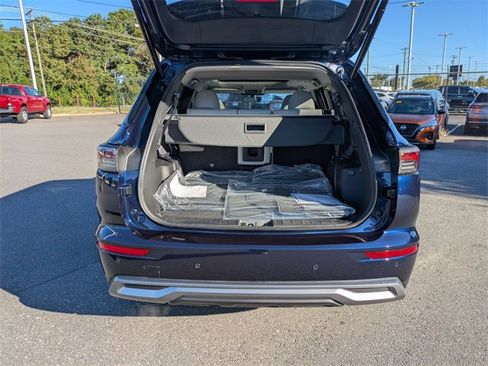 New 2025 Mitsubishi Outlander SE image 30