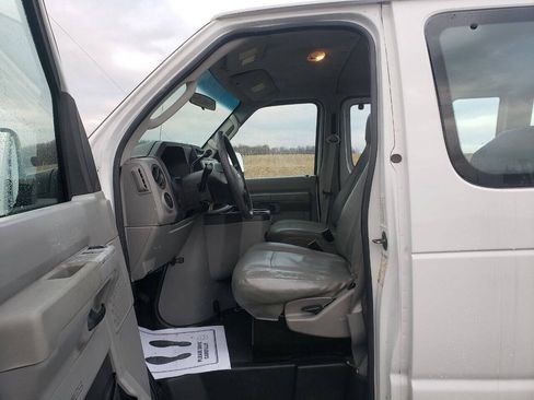 Used 2011 Ford E-150 and Econoline 150 Wagon w/ PWR Windows & Locks Group RWD image 9