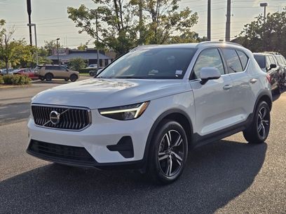 Used 2025 Volvo XC40 B5 Core