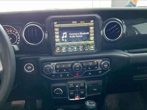 Used 2022 Jeep Wrangler Unlimited Sahara image 9