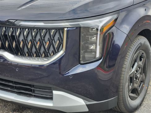 New 2026 Kia Carnival LXS image 8