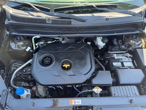 Used 2013 Kia Soul + FWD image 12