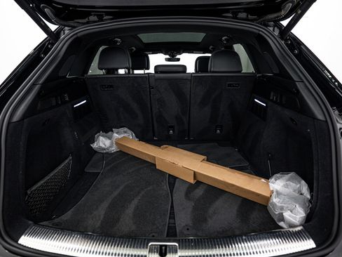 Used 2023 Audi SQ5 Premium Plus w/ Premium Plus Package image 10