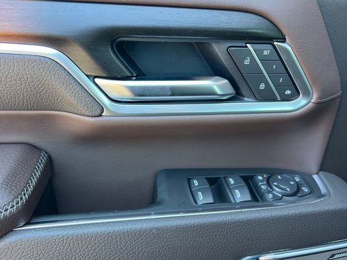 New 2026 GMC Sierra 2500 Denali w/ Technology Package AWD/4WD image 8