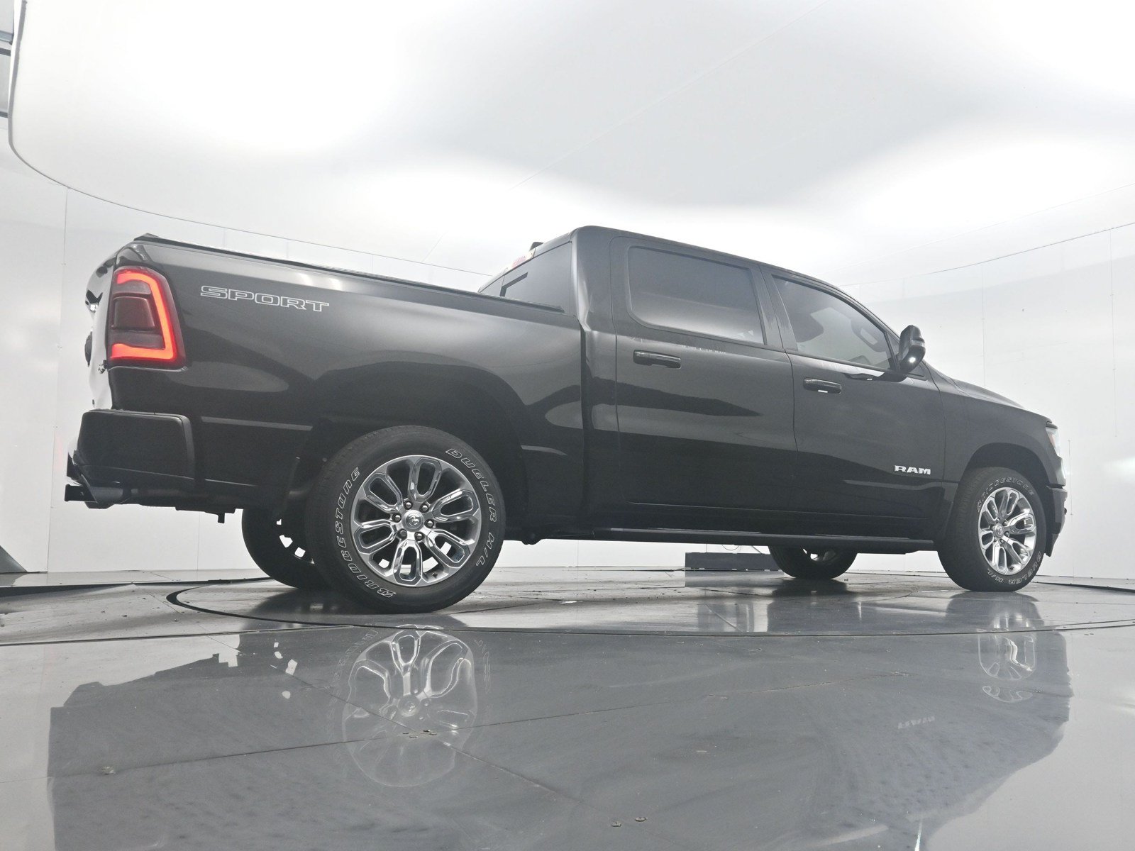Used 2023 RAM 1500 Laramie AWD/4WD image 28