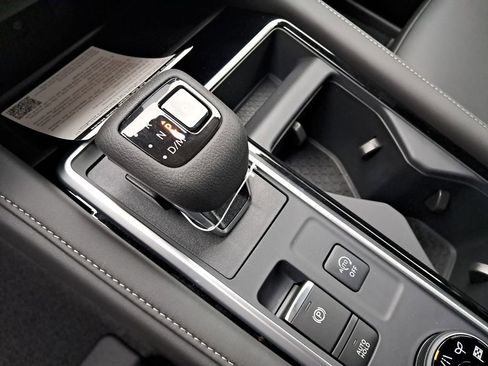 New 2025 Nissan Pathfinder SL w/ SL Premium Package image 25