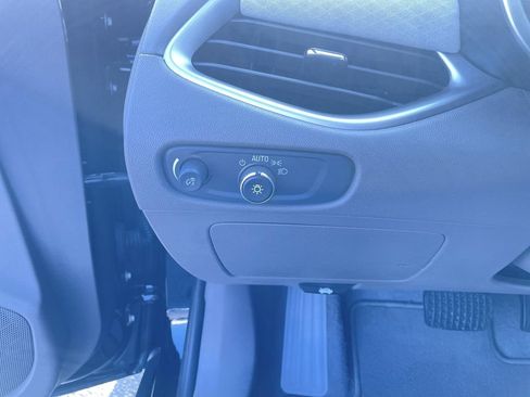 Used 2025 Chevrolet Malibu LS FWD image 18