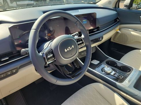 New 2026 Kia Carnival EX FWD image 23