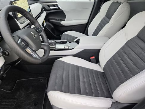 New 2026 Mitsubishi Outlander SE FWD image 10