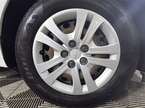 Used 2019 Chevrolet Sonic LT image 32