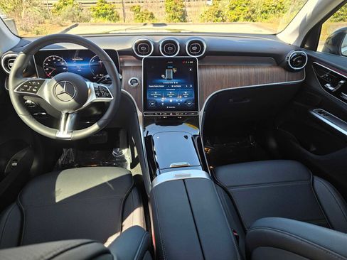 Used 2025 Mercedes-Benz GLC 350e 4MATIC image 20