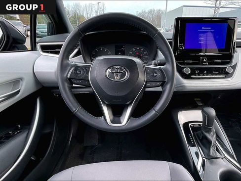 Used 2024 Toyota Corolla SE w/ SE Premium Package image 6