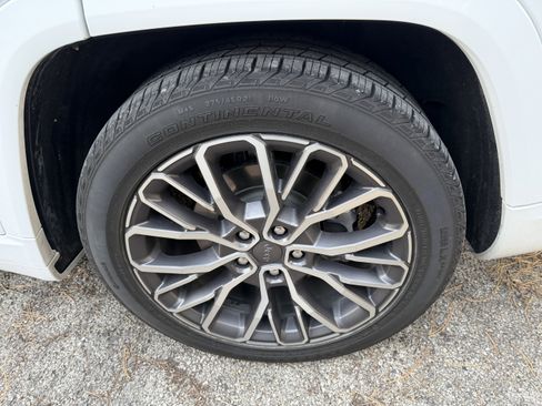 Used 2022 Jeep Grand Cherokee L Summit image 11